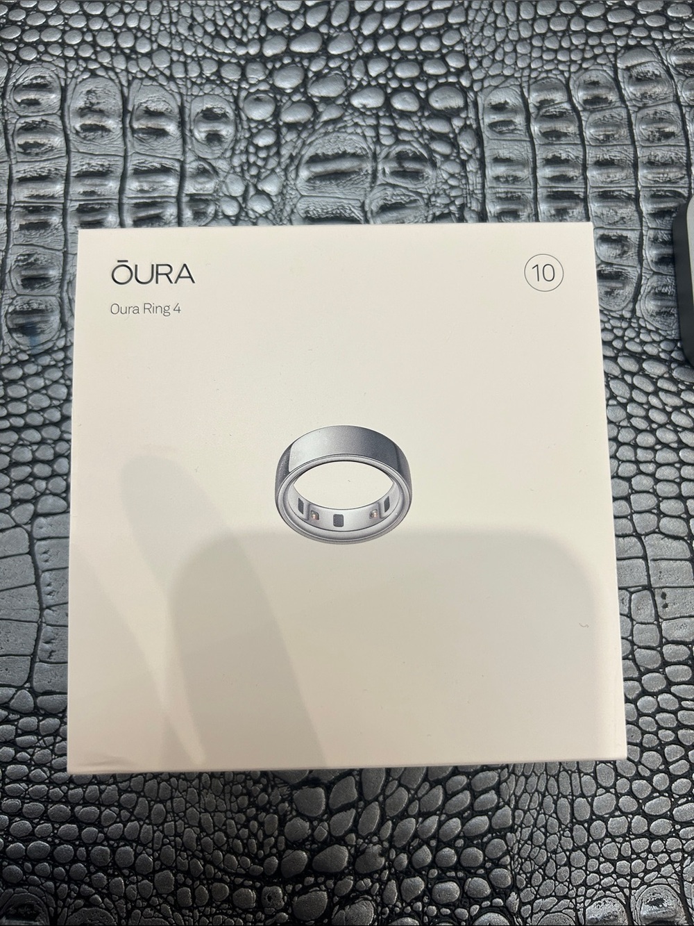 OURA ring 4 with Charging Dock size 10